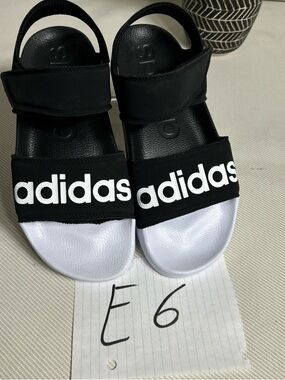 adidas Size 8 Women,sBlack and White Hook-and-Loop Slide Sandals